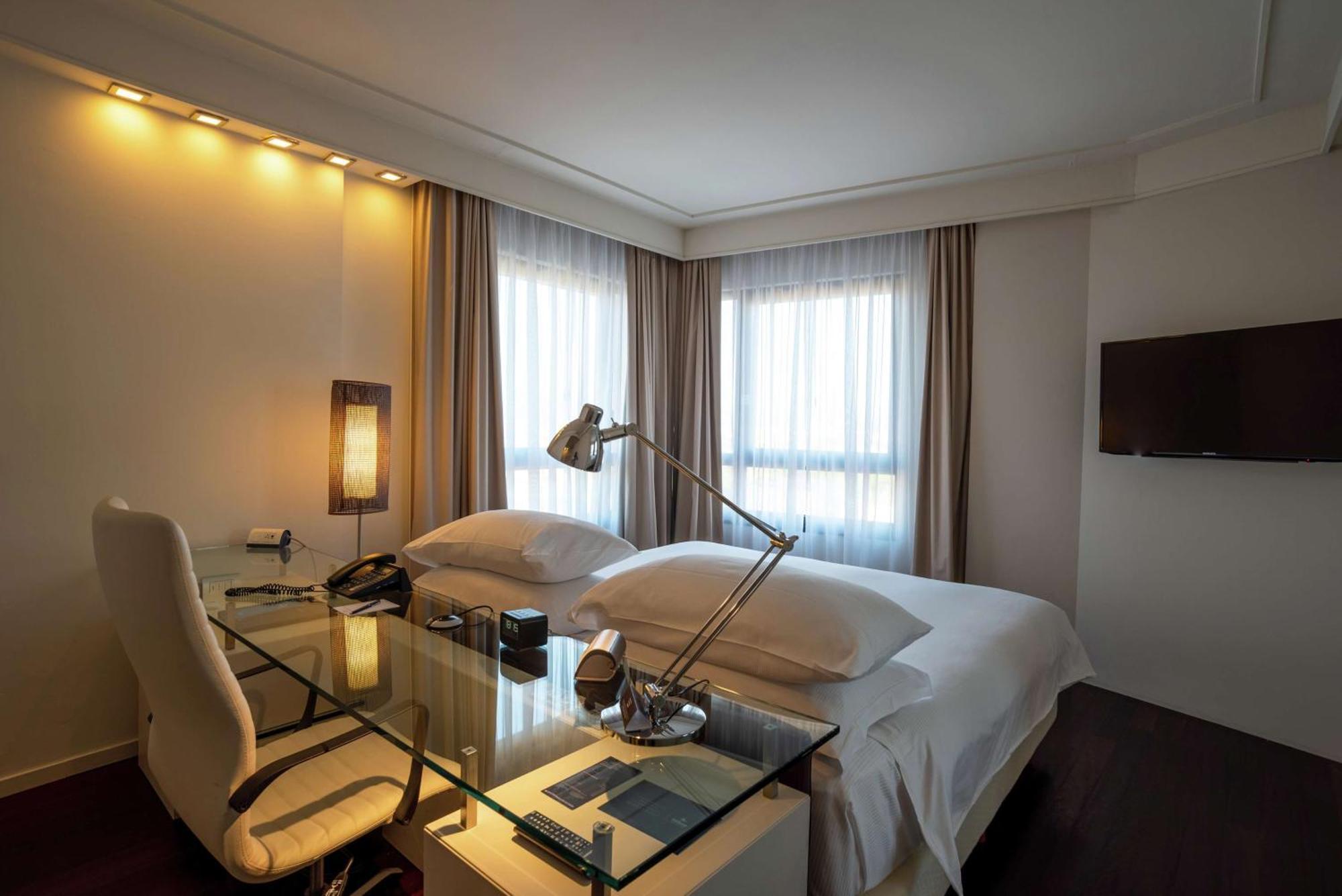 Doubletree By Hilton Florence Metropole Екстер'єр фото